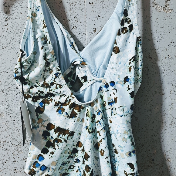 #069 Sz 4 DKNY Women's Multicolor One-Piece Swimsuit - Picture 5 of 10